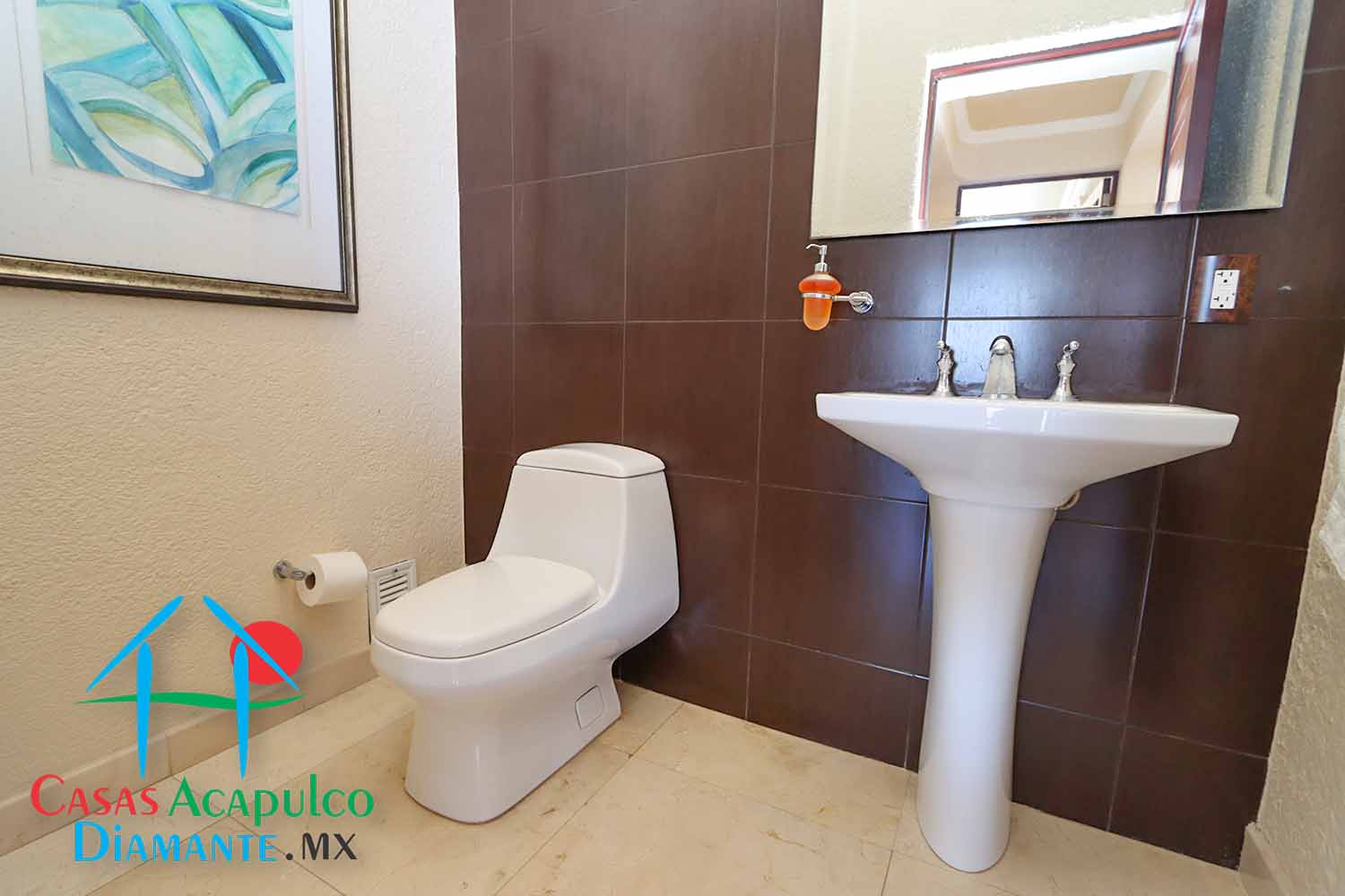 Villa Emiliano - Baño de visitas 1